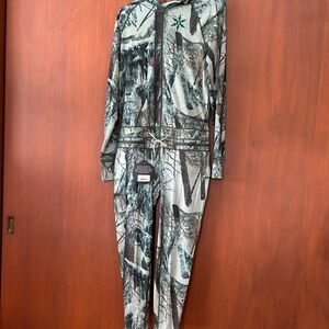 NWT Air Blaster Yeti Ninja Suit